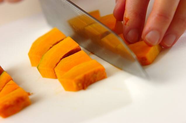 サバとカボチャのトマト煮の作り方の手順1