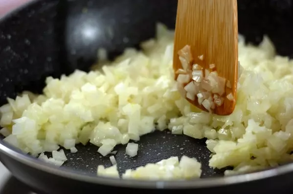 ひとくちエスニック風ハンバーグの下準備2