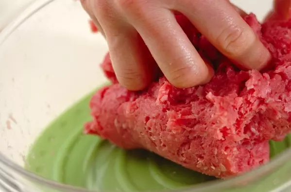 ひとくちエスニック風ハンバーグの作り方1