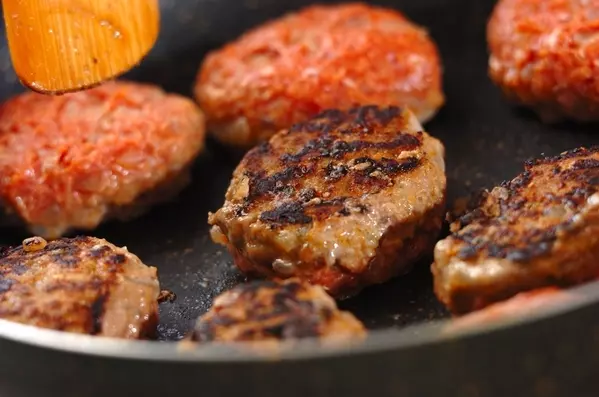ひとくちエスニック風ハンバーグの作り方4