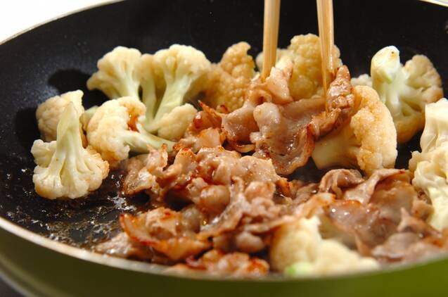 豚肉とカリフラワーのオイスター炒めの作り方の手順3