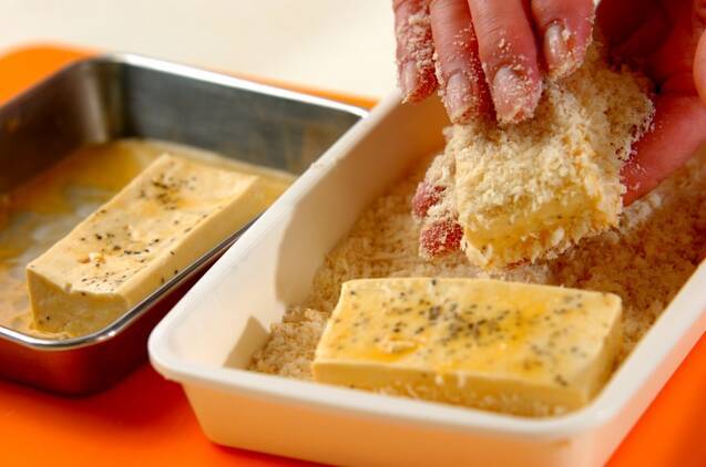 豆腐のチーズパン粉焼きの作り方の手順3