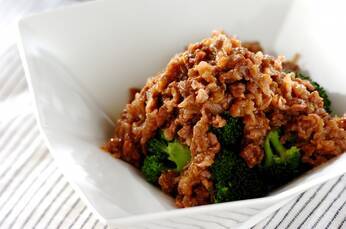 ブロッコリーの肉みそあんかけ