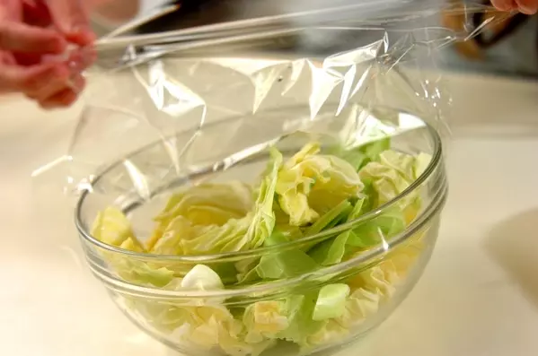 春キャベツの梅マヨ和えの作り方1