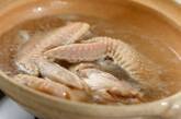 手羽先と新ジャガのバター鍋の作り方4