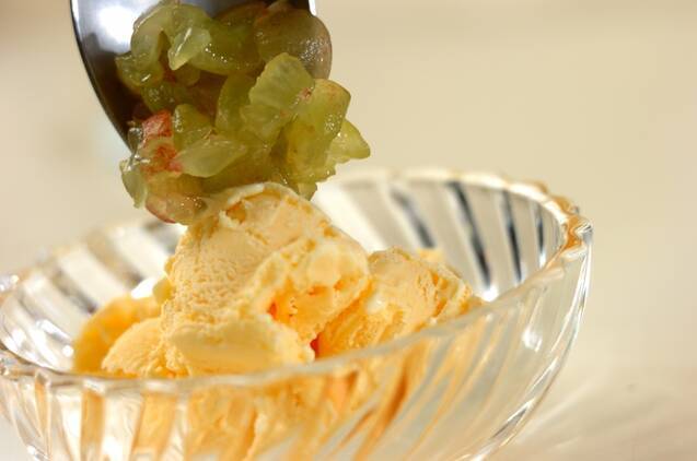 バニラアイス巨峰ソースの作り方の手順2