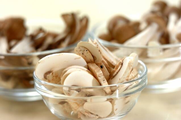 キノコソースがけステーキの作り方の手順1