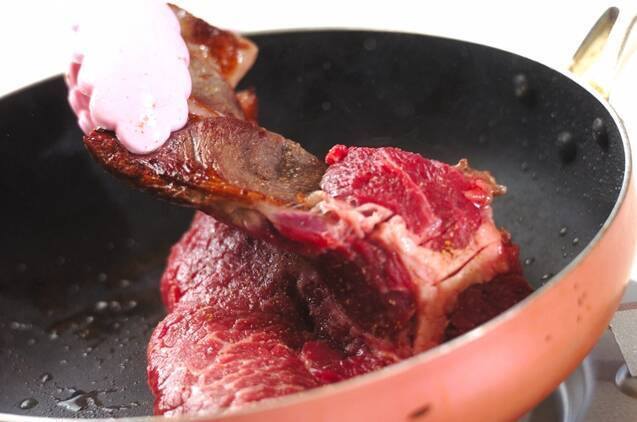 キノコソースがけステーキの作り方の手順2