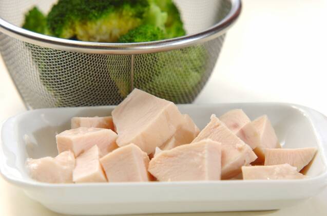 簡単しっとりサラダチキン 中華風マリネ by山下 和美さんの作り方の手順1