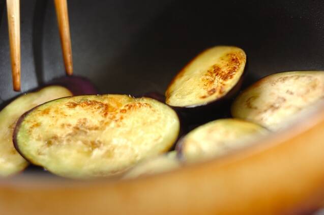 夏野菜を味わう！ナスとトマトのチーズ焼きの作り方の手順5