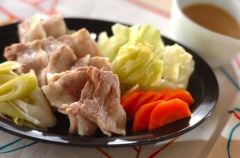 豚肉と野菜蒸し