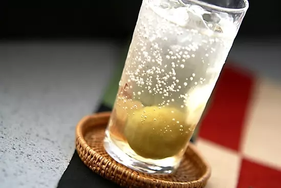 ジンジャー梅酒ソーダ レシピ 作り方 E レシピ 料理のプロが作る簡単レシピ