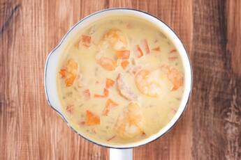 海老とベーコンの具沢山豆乳チャウダー