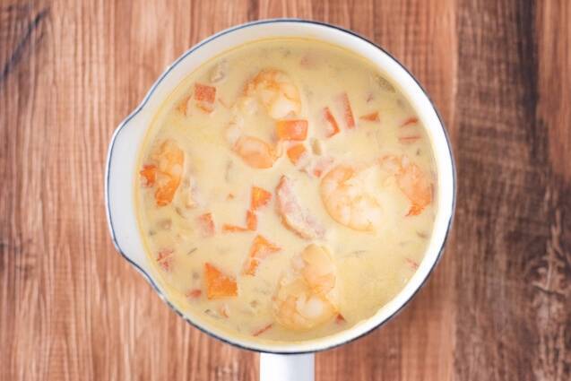 海老とベーコンの具沢山豆乳チャウダー