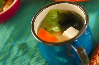 レタスのヘルシースープ