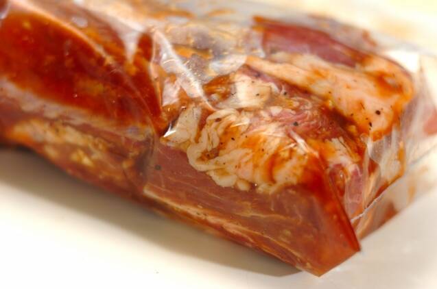 マーマレードの甘辛ソースで！豪快スペアリブのＢＢＱグリル by 山下 和美さんの作り方の手順2