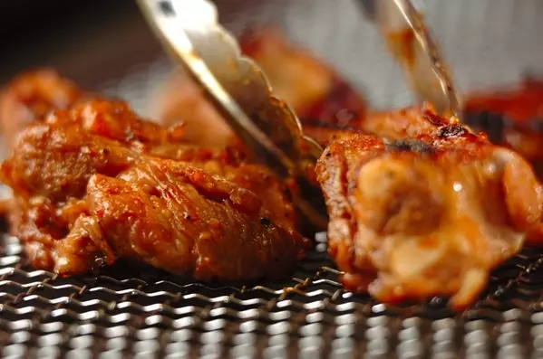 マーマレードの甘辛ソースで！豪快スペアリブのＢＢＱグリル by 山下 和美さんの作り方1