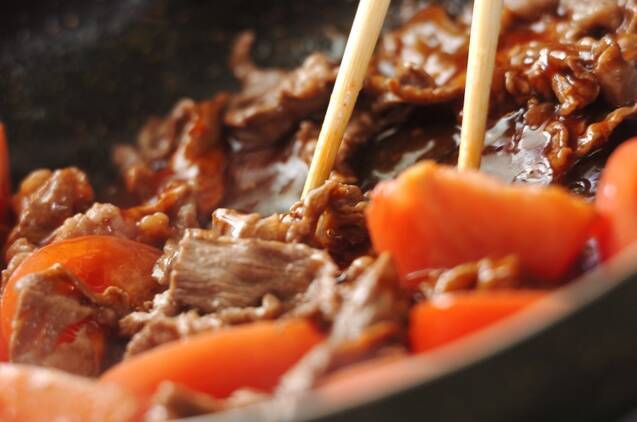 トマト牛丼の作り方の手順2
