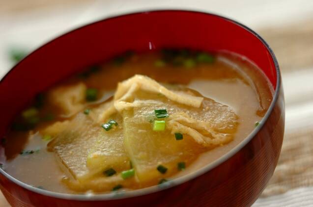 とろとろ冬瓜と油揚げのみそ汁