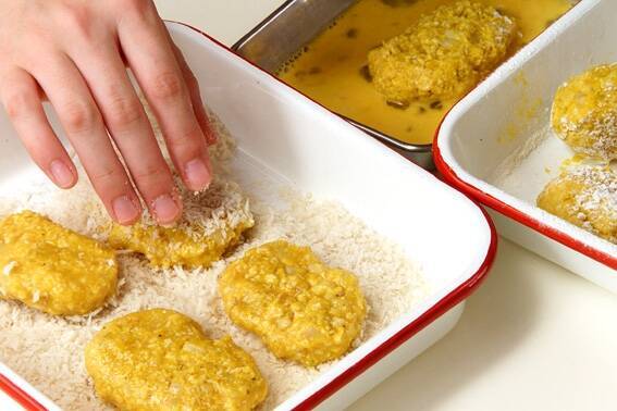 かぼちゃコロッケ ほくほく素朴な甘い味わい 簡単人気の基本レシピの作り方の手順4