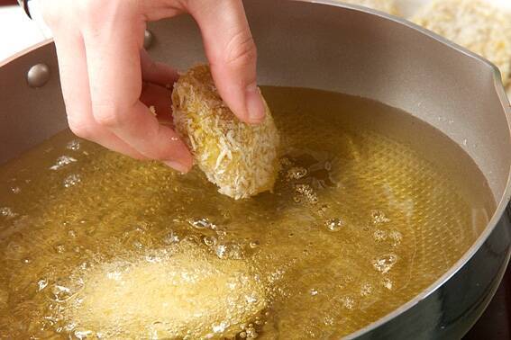 かぼちゃコロッケ ほくほく素朴な甘い味わい 簡単人気の基本レシピの作り方の手順5