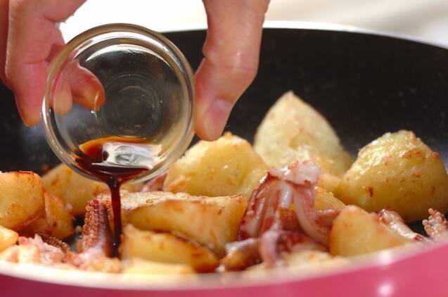 イカとジャガイモのバターしょうゆの作り方の手順4