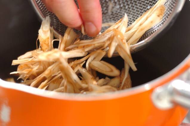 缶詰でおばんざい！サンマ蒲焼きの柳川風の作り方の手順2