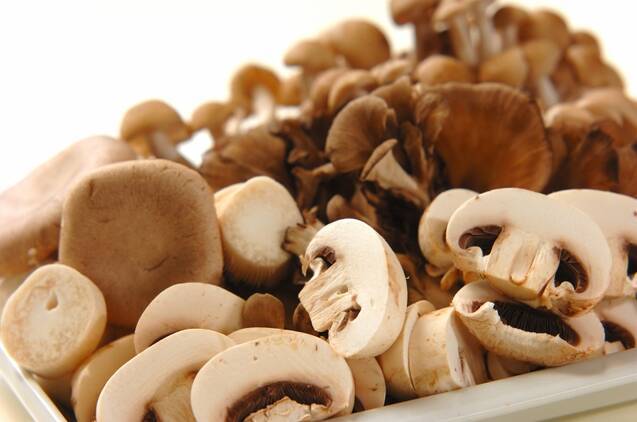 おうちで簡単！たっぷりキノコのアヒージョ by 杉本 亜希子さんの作り方の手順1