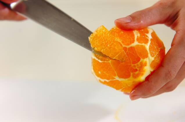 キウイとオレンジの白ワインシロップ漬けの作り方の手順3