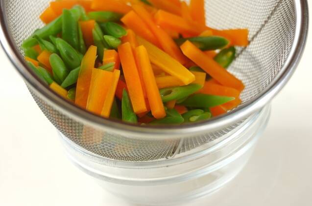 ニンジンのクルミ和えの作り方の手順2