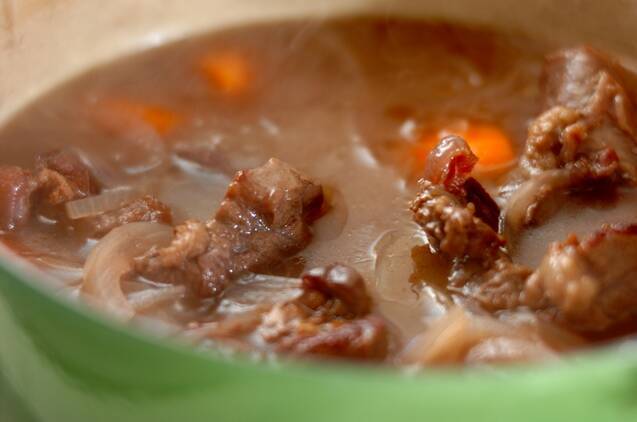 コトコト煮込んだトロトロ牛すね肉のシチューの作り方の手順4