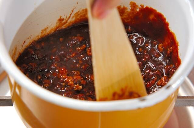 鶏赤みそと香り白みそのふろふき大根の作り方の手順2