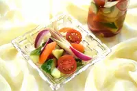 旬の野菜でカラフルピクルス