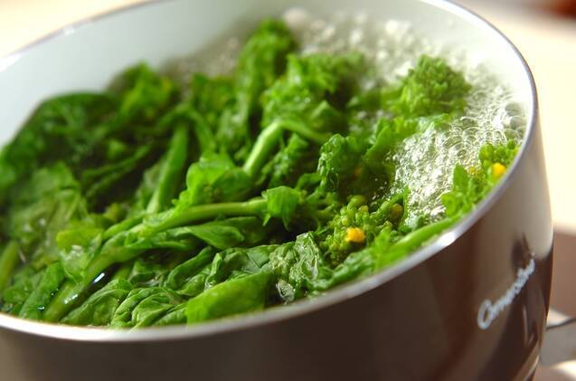 菜の花のおかかまぶしの作り方の手順1