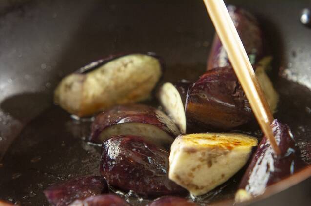 ナスの揚げ焼きバルサミコ酢風味の作り方の手順3