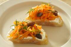 フェンネル香るキャロットブルスケッタ