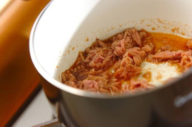 ツナそぼろの三色丼の作り方の手順1