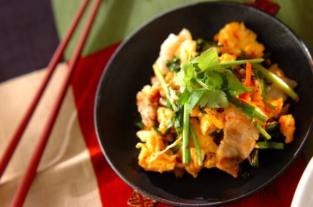 豚ニラキムチ卵炒め