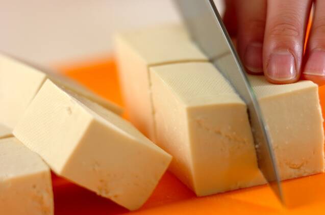 揚げ豆腐のそぼろあんかけの作り方の手順1