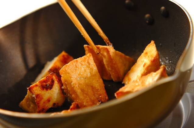 厚揚げと鶏の唐揚げの煮物の作り方の手順2