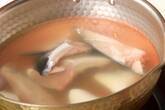 魚のアラだしみそ汁の作り方1