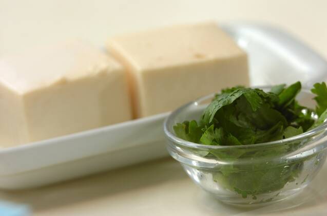 ピーナッツソース冷ややっこの作り方の手順1