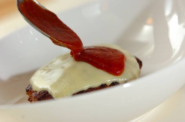 簡単おいしい基本のハンバーグ 家庭的な味わい by杉本 亜希子さんの作り方の手順9