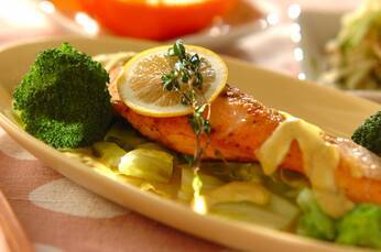 カレーソースがけサーモンソテー