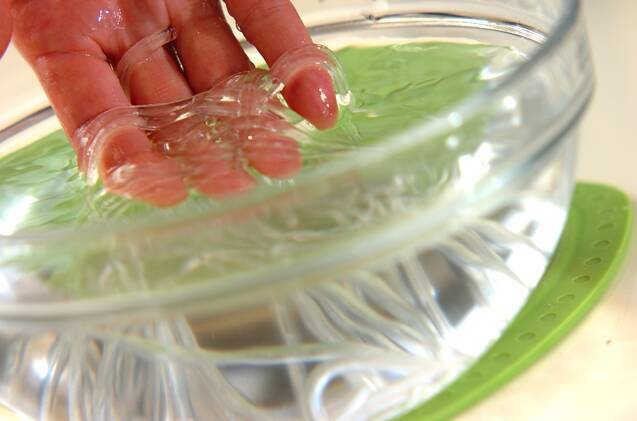 手づくり黒蜜の葛きりの作り方の手順1