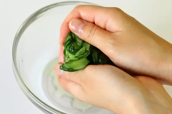 アジの干物で作る冷や汁風混ぜごはんの下準備1