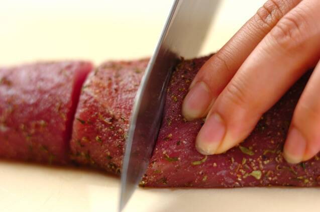 豚ヒレ肉のロースト　タイム風味の作り方の手順2