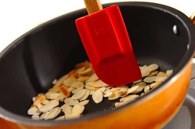 ベリーショコラアイスケーキの作り方の手順2