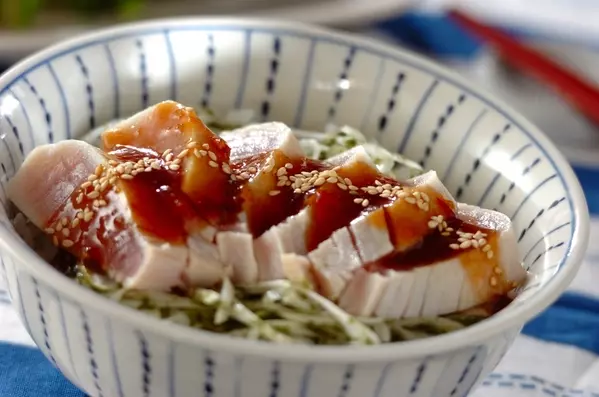 香味しょうゆのビントロあぶり丼 レシピ 作り方 E レシピ 料理のプロが作る簡単レシピ