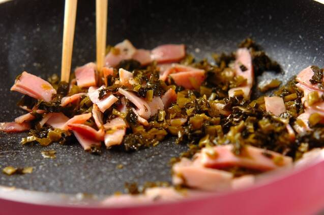 高菜チャーハンの作り方の手順2